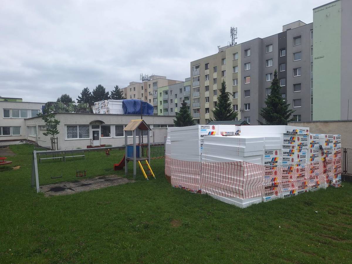 Mesto Brezová pod Bradlom oznamuje, že z dôvodu rekonštrukčných prác budovy Mestskej knižnice, bude knižnica od 10. do 21. júna 2026 zatvorená. Ďakujeme za pochopenie.