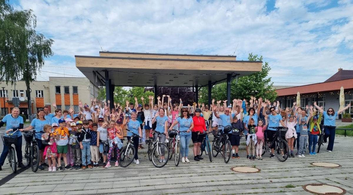 Prvého júna 2026 začal 13. ročník národnej cyklokampane Do práce na bicykli, ktorej je naša obec Beluša súčasťou už šiestym rokom. A jeho stálou tradíciou pri otváraní obecnej kampane bol v stredu 3. júna aj národný cyklokoordinátor Peter Klučka z ministerstva dopravy.