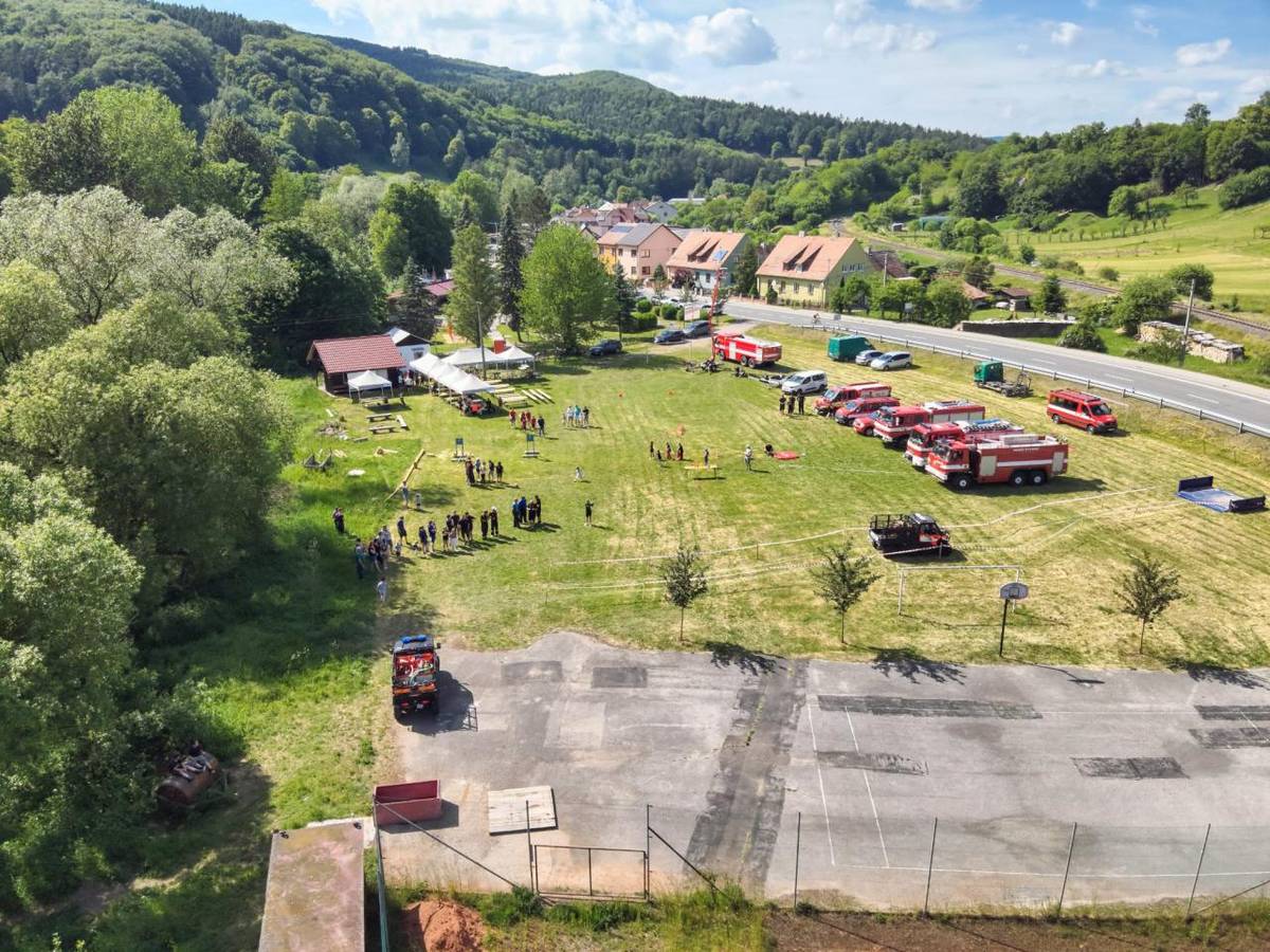 V neděli 31. května se uskutečnilo další přeshraniční setkání v rámci projektu „Společně proti následkům klimatických změn“, číslo projektu 403201DPR4, který je spolufinancovaný z programu přeshraniční spolupráce Interreg Slovensko-Česko 2021 -2027, tentokrát ve Svatém Štěpánu