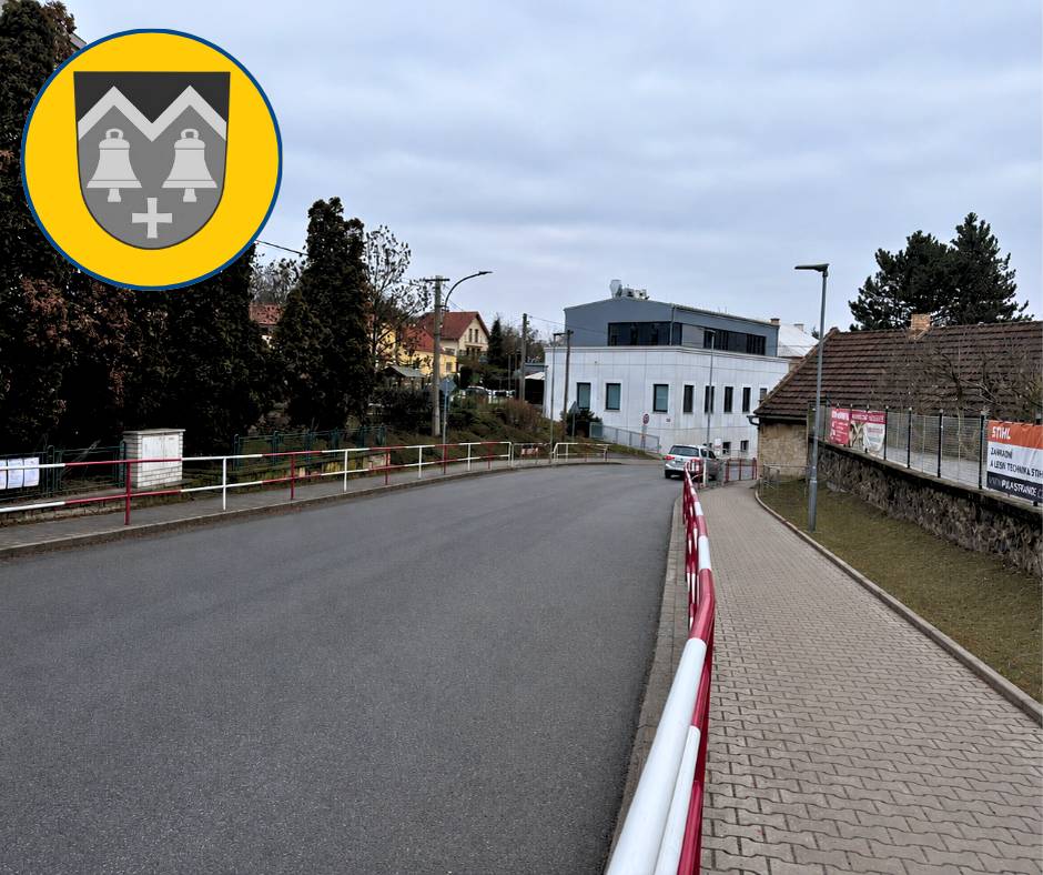 V pondělí až středu 8.–10. června bude v případě příznivého počasí probíhat instalace chybějící části zábradlí v Pražské ulici, v místě bývalého přechodu mezi budovami I. a II. stupně základní školy. Práce budou zahájeny po 8. hodině ranní, kdy již budou děti ve škole. Chodník zůstane po celou dobu prací průchozí, prosíme však chodce o zvýšenou opatrnost v místě realizace. Děkujeme za pochopení.