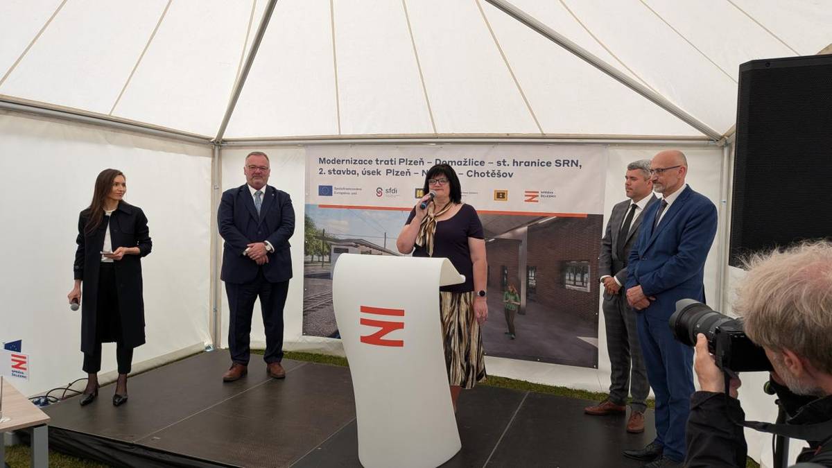 Ve středu 3.6.2026 proběhlo v Nýřanech slavnostní zahájení rekonstrukce a elektrizace hlavní trati z Plzně do Domažlic.