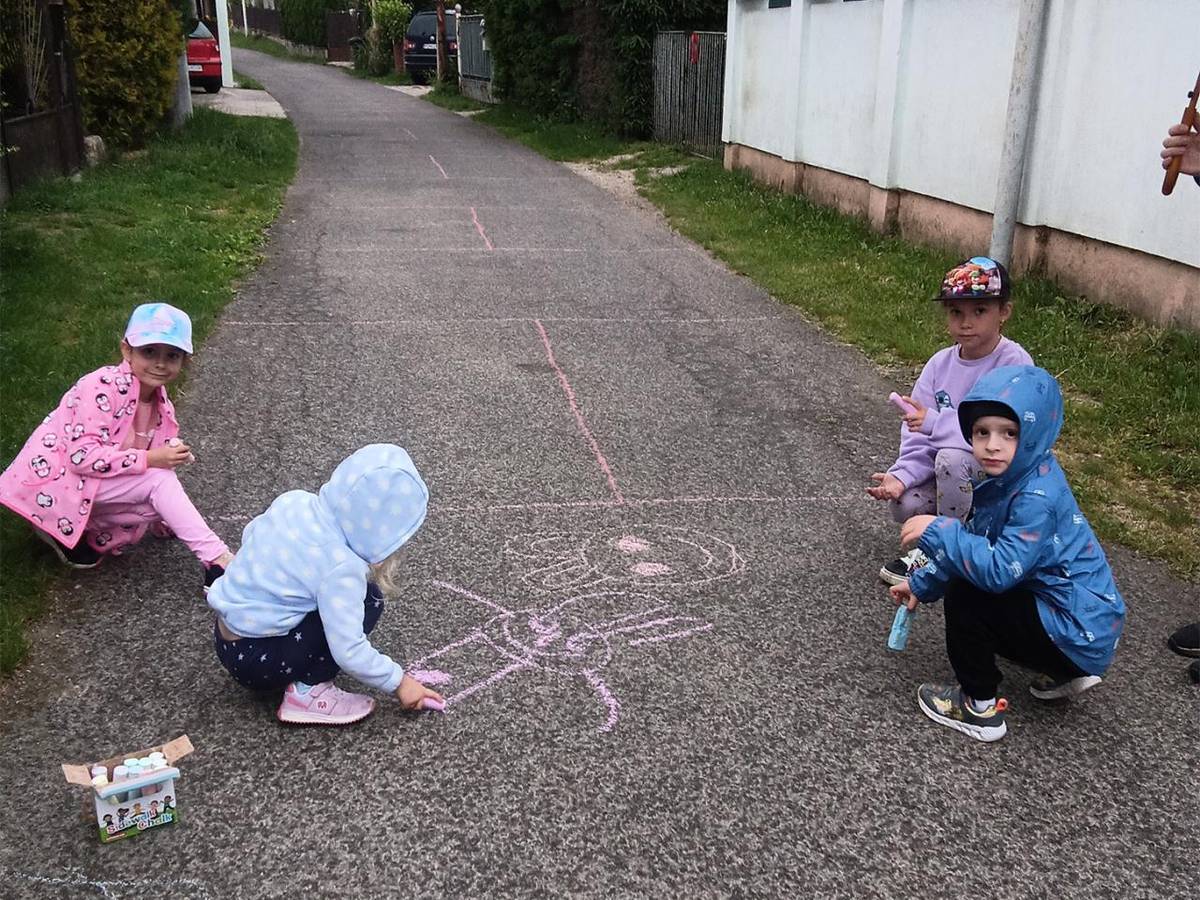 Tradičné kreslenie kriedou  na ceste k MDD malo sladkú bodku. 1. júna patril oslavám Medzinárodného dňa detí.