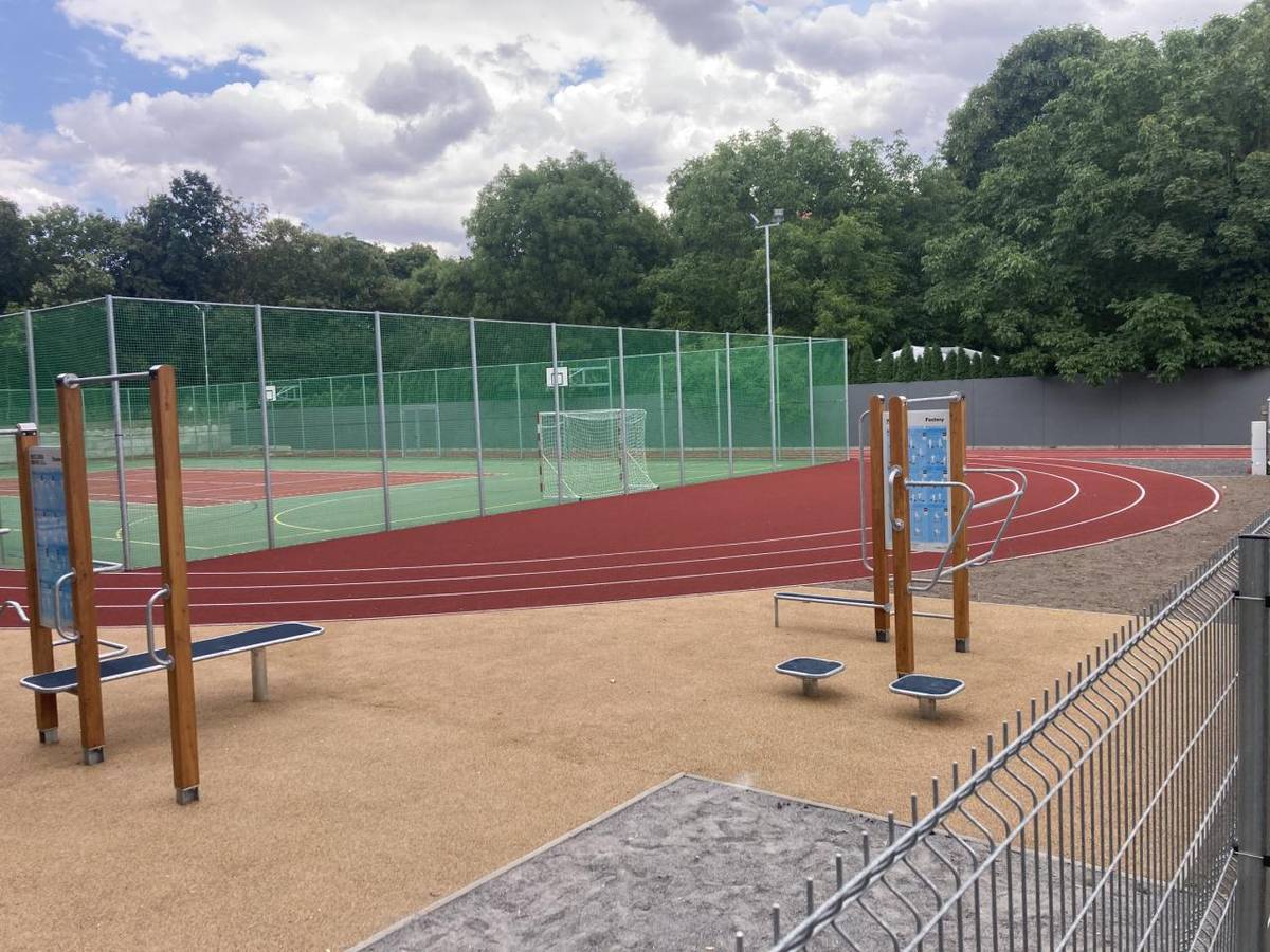 Dovolte nám, abychom vás jménem pořadatelů srdečně pozvali na 4. ročník městského školního sportovního turnaje TAJV Open ve Škvorci ze soutěže Sportovní den mládeže, který se uskuteční ve čtvrtek 11. června 2026 od 13 h na víceúčelovém hřišti u Sokolovny pro žáky školy a místní děti.