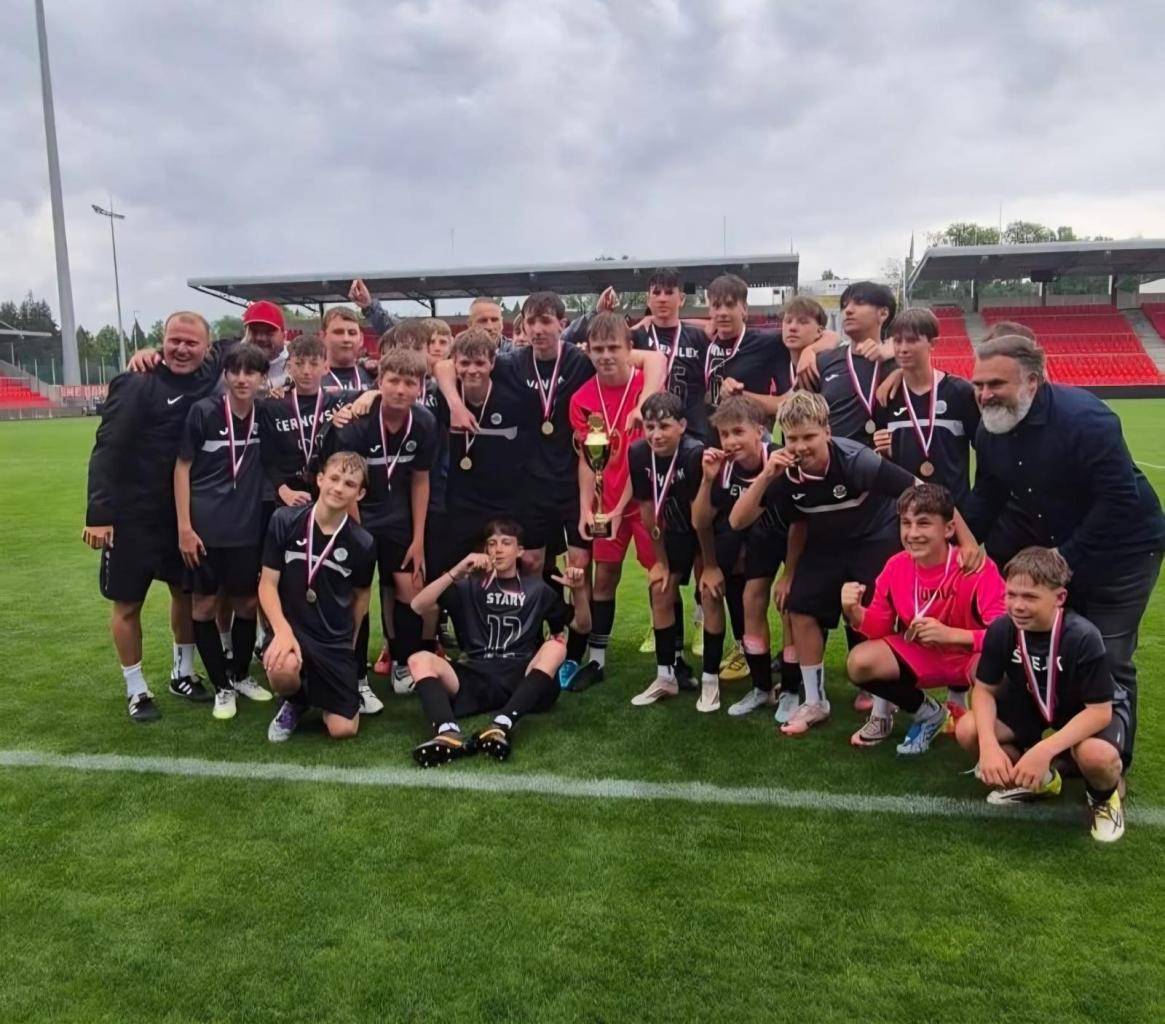 Ve finálovém utkání o Pohár hejtmana Pardubického kraje v kopané, na stadionu Arnošta Košťála v Pardubicích, „A“ tým mužů FK Jiskra Heřmanův Městec porazil FK Přelouč. O dvě hodiny dříve na stejném stadionu ve finálovém utkání o Pohár předsedy KFS porazili naši starší žáci své soupeře z Poličky.