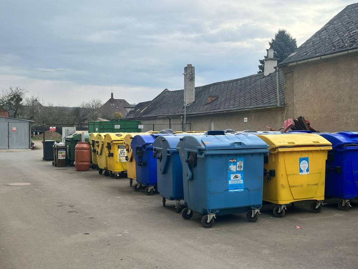 Oznamujeme občanům UZAVŘENÍ SBĚRNÉHO DVORA v sobotu 6.6.2026 z důvodu oslav obce. Odpad můžete ukládat znovu od pondělí v běžném režimu 7-14 hodin. Děkujeme za pochopení