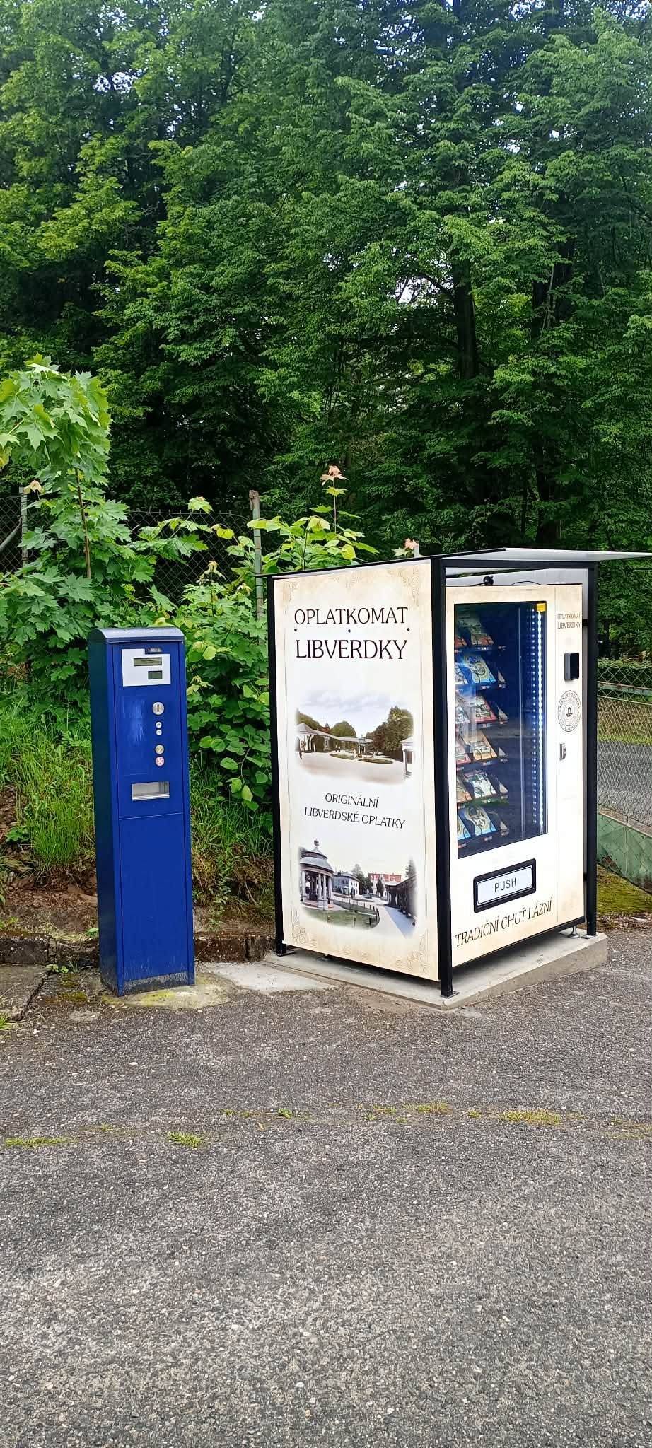 Na parkovišti v Lázních Libverda u Bikecentra najdete OPLATKOMAT - 24/7 k dispozici od firmy Libverdky - libverdské oplatky Je zde možnost zakoupit oplatky s tradicí místní výroby ....35 let. Platba kartou.   http://www.lazenskeoplatky.cz/