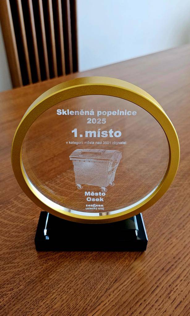 Naše město získalo 1. místo v krajské soutěži „Skleněná popelnice 2025“ v kategorii měst nad 3 501 obyvatel a stalo se tak nejúspěšnějším městem v třídění odpadu v Ústeckém kraji.