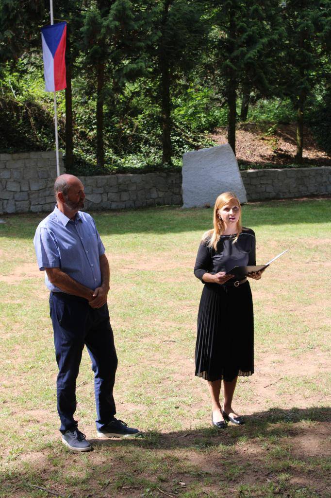 a uctili památku obětí jednoho z nejtemnějších období našich dějin. Jsme přesvědčeni, že historii je důležité stále připomínat, abychom nezapomínali na události, které formovaly naši svobodu i naši společnost.