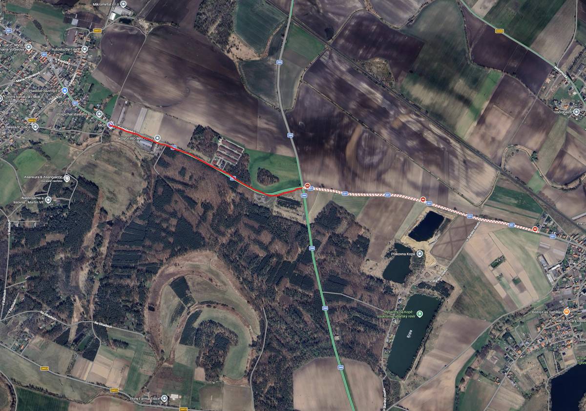 Od pondělí 15. června začne druhá etapa rekonstrukce silnice II/331 v úseku od křižovatky Kostelec × Všetaty po Tišice k čerpací stanici MOL. Současně bude v pondělí ráno, přibližně mezi 7. a 8. hodinou, otevřen úsek první etapy od křižovatky II/331 × II/244 do Ovčár, který se podařilo dokončit o 14 dní dříve. Druhá etapa bude rozdělena do několika dílčích částí tak, aby byla zachována obslužnost místních areálů. Objízdné trasy zůstávají po celou dobu druhé etapy beze změny. Prosíme všechny řidiče o trpělivost a zvýšenou opatrnost při průjezdu stavbou. 🚗🚧