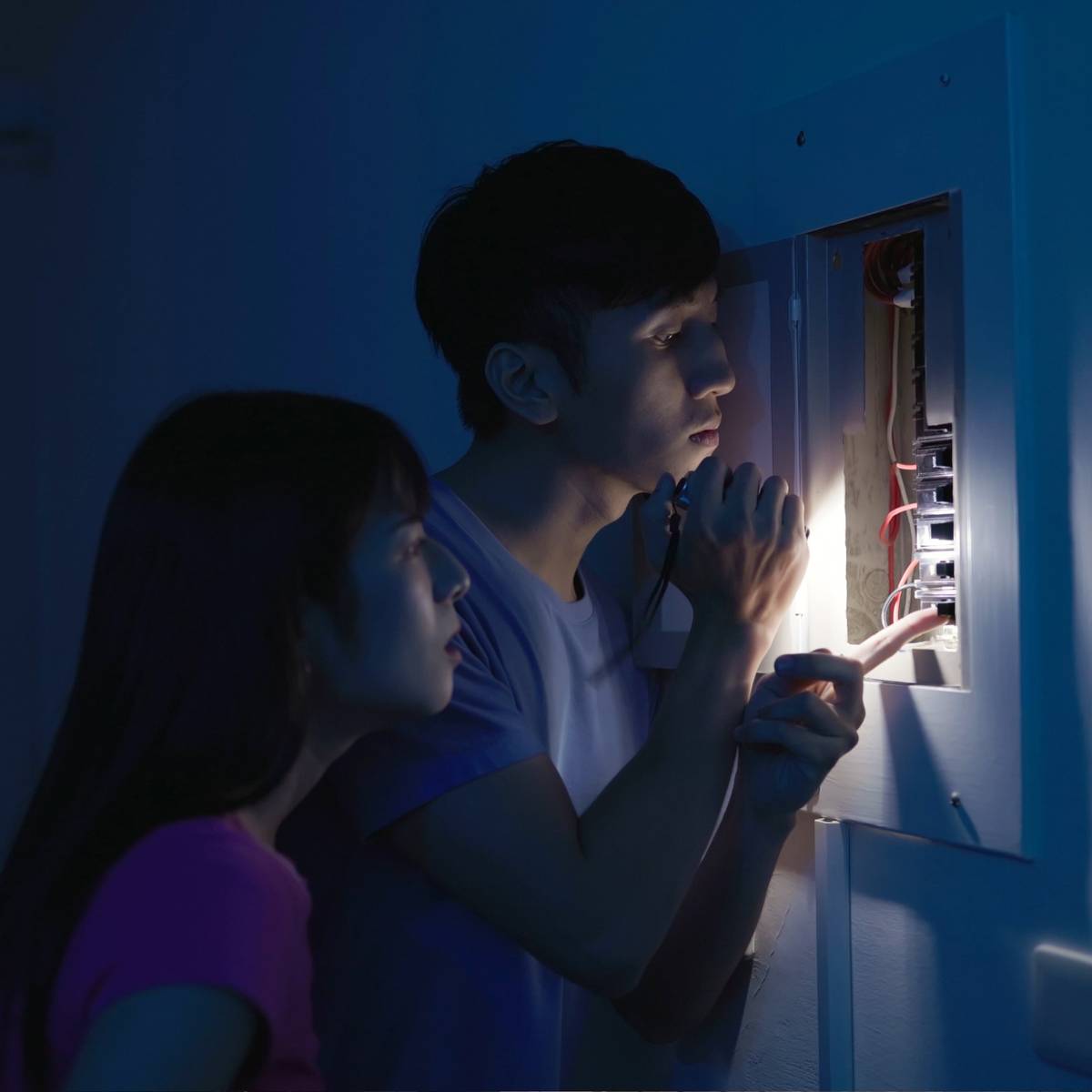 Pátek 12. června 2026 8:00–13:00 Společnost ČEZ Distribuce upozorňuje na plánované přerušení dodávky elektrické energie v místní části Zálužné. Dotčená adresní místa:  č. p. 62, 65, 68, 69, 71, 76, 77 č. ev. 20, 21, 22, 38, 39, 46, 70, 73, 74, 75, 77, 78, 79, 80, 88–92, 127, 132, 141, 146, 147, 162, 169, 170, 175 k. ú. Nové Těchanovice: parc. č. 51/1, 840/9  Upozornění: I během odstávky je nutné považovat zařízení distribuční soustavy za zařízení pod napětím. Dbejte proto zvýšené opatrnosti a přijměte opatření k ochraně zdraví i majetku. Děkujeme za pochopení.