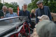 Start první etapy jízdy historických automobilů 1000 mil československých