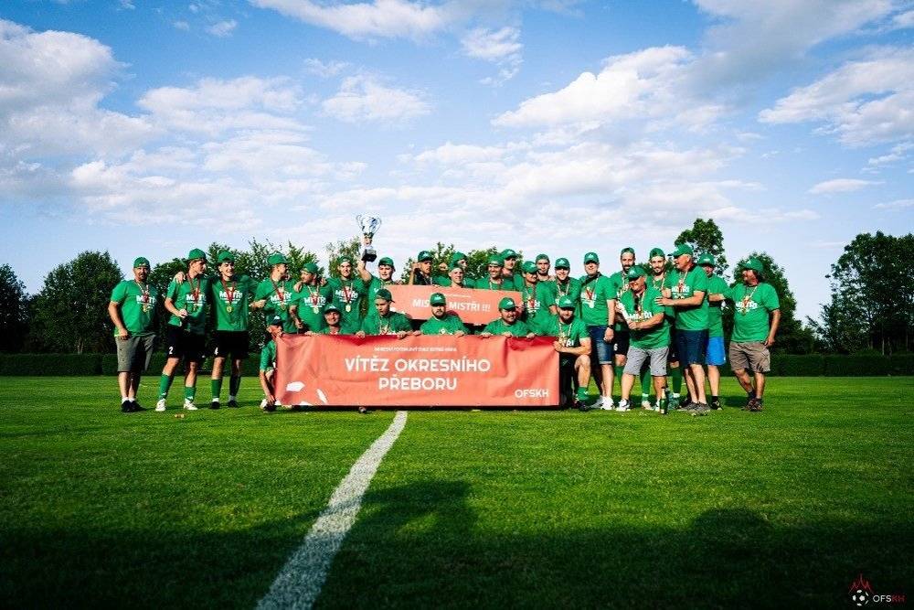 Vážení ⚽️ fotbaloví příznivci,    💛💚 FK Chotusice 1932 💛💚 se stal pro aktuální soutěžní ročník vítězem Okresního přeboru Kutná Hora/ 8. ligy dospělí. Děkujeme moc všem fanouškům za podporu👏💪 v průběhu celého ročníku jak na domácích tak i venkovních utkáních. Moc si této podpory ceníme a děkujeme za ni! I vy jste se tímto na zisku titulu přeborníka Okresu Kutná Hora výraznou měrou podíleli.     Děkujeme moc!!!    💛💚 FK Chotusice 1932 💛💚