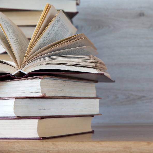 Z provozních důvodů bude Obecní knihovna v Hřebči ve čtvrtek 18. 6. zavřená, využijte výpůjční hodiny v jiných dnech.