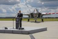 Polsko oficiálně převzalo své první stíhačky F-35