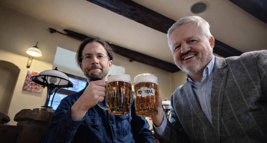 Z rozesílky akcí na tento týden nám kompletně vypadla středa. Zde doplňujeme dvě akce: Pivo/limo se starostou: od 18 hodin u Černínu. Trochu silný kafe! Repríza autorské komedie od 19 hodin v sále pod Normou.