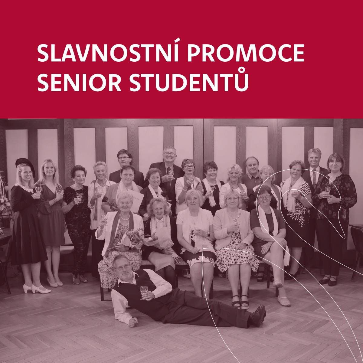 Součástí slavnostní promoce absolventů tříletého programu byl kulturní program, slavnostní projevy i ceremoniál předávání certifikátů o absolvování studia.