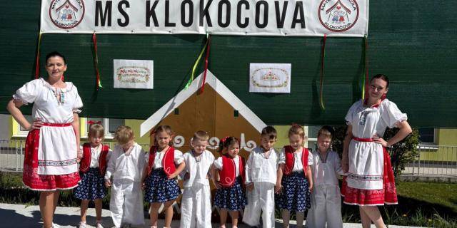 Hnúšťa,17.6.2026 - Mesto Hnúšťa sa aj naďalej venuje otázke kapacít materských škôl a budúceho fungovania sociálnej služby DEDESO v priestoroch Materskej školy Klokočova. Cieľom je nájsť riešenie, ktoré bude zohľadňovať potreby detí, rodičov aj klientov sociálnej služby.