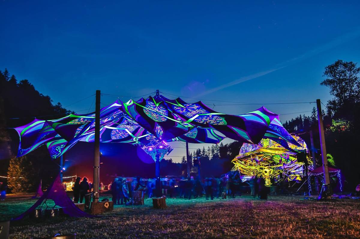 Ve dnech 24.–28. června 2026 se v kempu na Hadince uskuteční kulturní akce UFO BUFO Festival 2026. V souvislosti s konáním festivalu upozorňujeme občany, že lze očekávat zvýšený pohyb osob i automobilů v okolí Vítkova a Klokočova. Prosíme všechny účastníky silničního provozu o zvýšenou opatrnost a děkujeme za vstřícnost a pochopení.