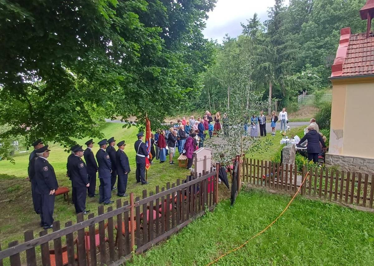 V neděli jsme se po roce znovu sešli u kapličky na Větrově, abychom uctili památku těch, kteří položili život za naši svobodu.