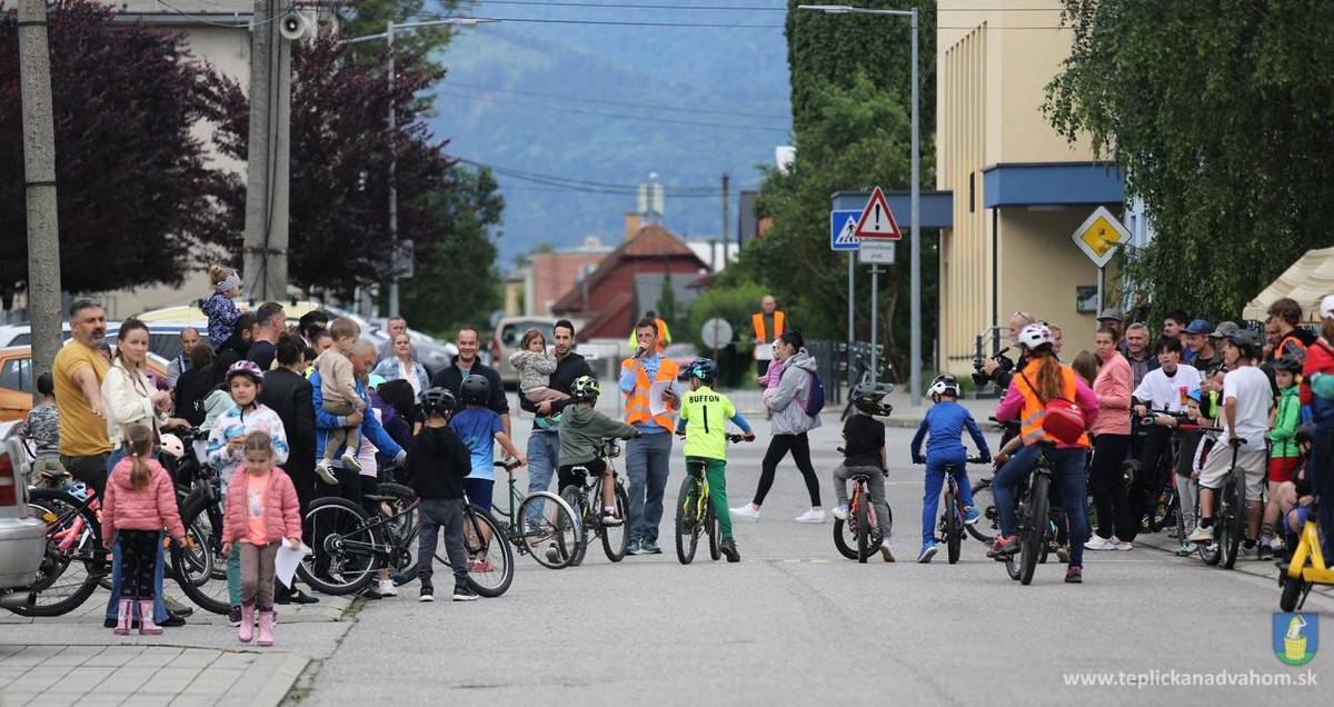 I keď sviatok všetkých detí sa oslavuje 1. júna, kvôli nepriaznivému počasiu sa cyklistické preteky presunuli na náhradný termín, 11. júna. Ani zmena dátumu neubrala na atraktivite podujatia a na štarte sa zišlo množstvo malých pretekárov.