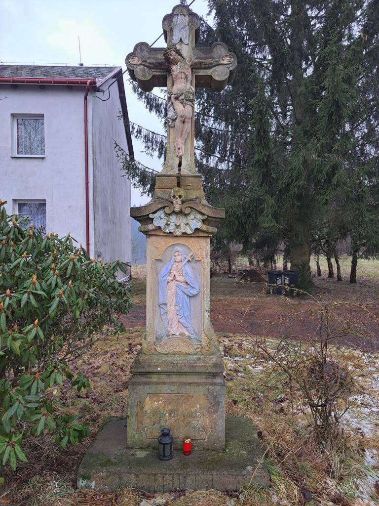 Naše obec získala v soutěži Vesnice roku 2026 "Cenu naděje pro živý venkov, místní spolkový život a občanskou společnost" a "Zlatou cihlu v Programu obnovy venkova" za zrestaurování pískovcového kříže na Vrátě.Děkujeme všem, kteři se podíleli na přípravě a prezentaci obce před hodnotící komisí.