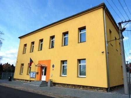 Z důvodu dlouhodobé nemoci nebude OÚ cca do 31.8.2026 poskytovat úřední služby v obvyklém rozsahu.  V případě neodkladných záležitostí, požadavků nebo dotazů se prosím obracejte na místostarostku obce Evu Nedvědovou  tel. 724 180 531.  Děkuji za pochopení  Jana Molnárová - odbor. referent
