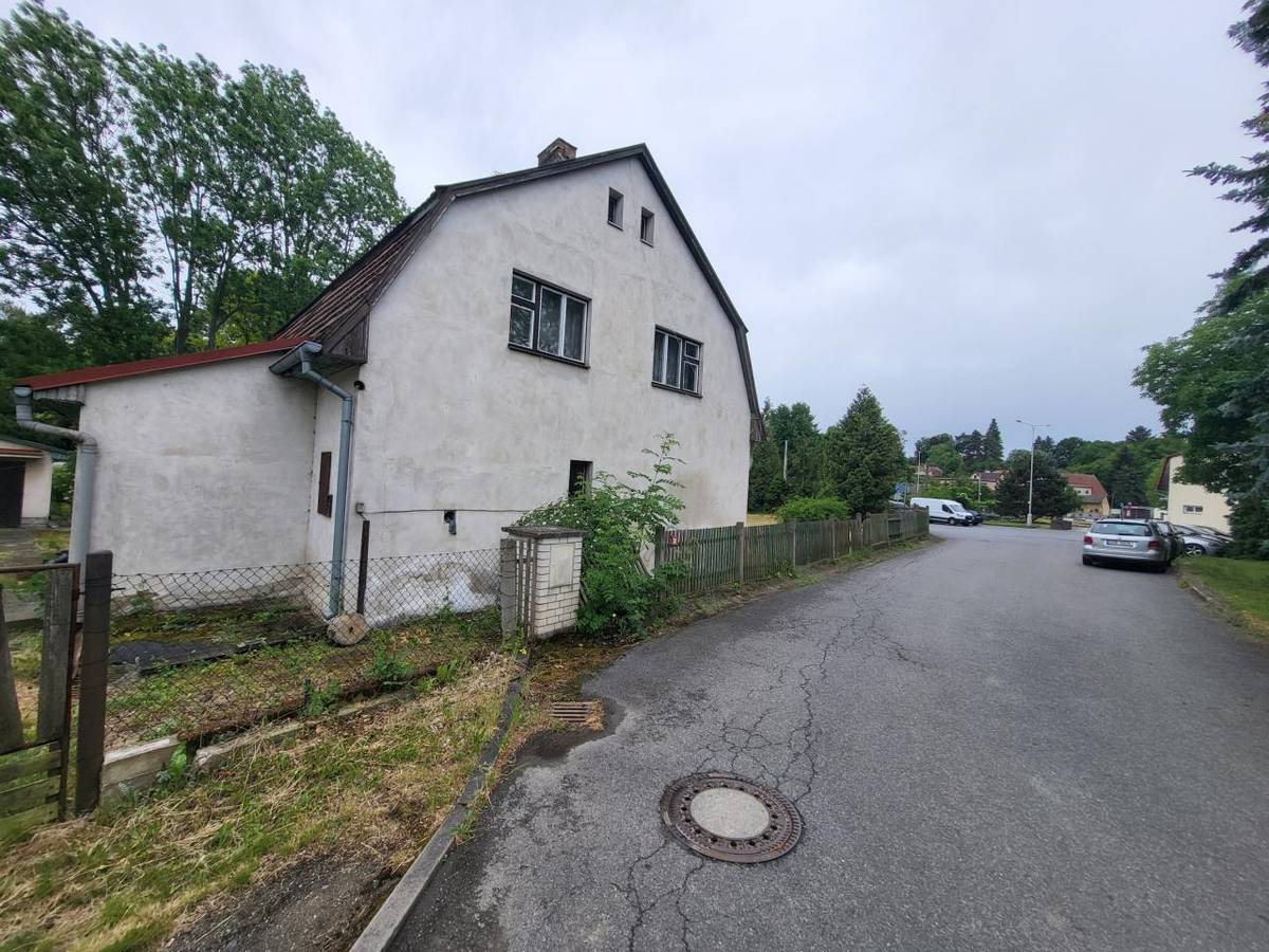 Obec v roce 2025 koupila tuto nemovitost na návsi, která do budoucna rozšíří veřejné prostransrtví a občanské vybavení  Stav: připravované