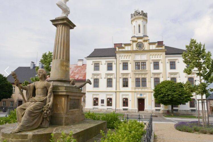 Teď ale potřebujeme vaši pomoc!Dejte našemu projektu hlas a pomozte nastartovat změnu, která má smysl.Hlasování zabere jen chvilku, ale může rozhodnout o budoucnosti celé Česká Skalice:https://csobpomaharegionum.csob.cz/detail-projektu/5020-promena-ceske-skalice-ocima-studentu Hlasovat je možné jen do 5. 5.Děkujeme každému, kdo se zapojí!"