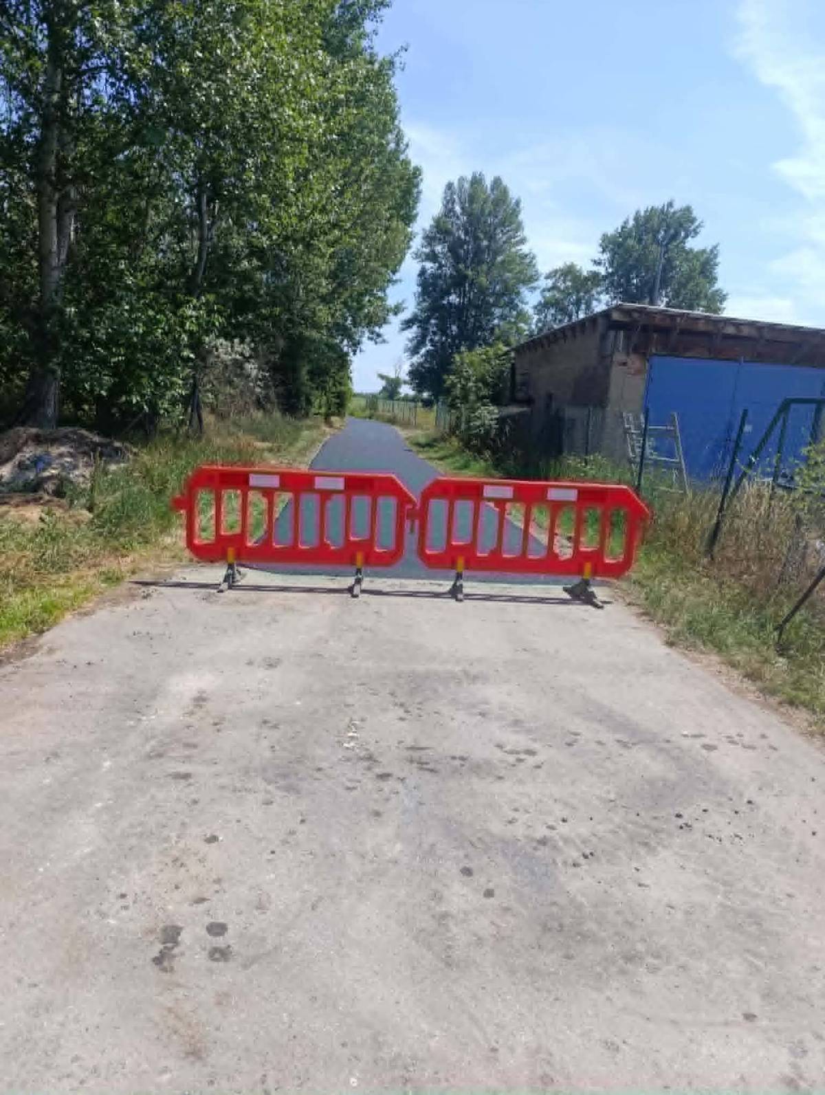 Žádáme občany, aby vyvážení bioodpadu "přesunuli" až na odpoledne 23.6., z důvodu položení nového asfaltového povrchu. Děkujeme.