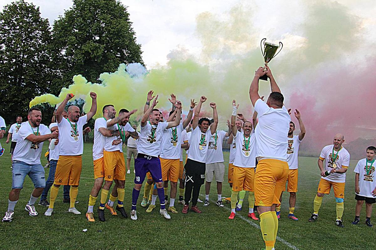 Futbal je v Malinovej najpopulárnejším športom. Má už viac než 90-ročnú históriu. A práve v sezóne 2025-26 dosiahli malinovskí futbalisti  jeden z najväčších úspechov.
