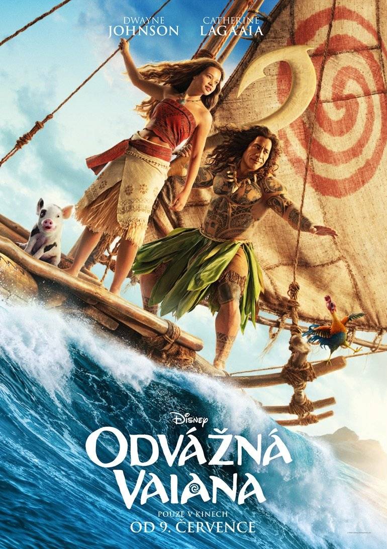 Léto na velkém plátně Červen utekl rychleji, než jsme čekali. A máme za sebou první týdny provozu a před sebou celé léto plné filmových novinek.   A že bude z čeho vybírat? Už v polovině července dorazí do kin jeden z nejočekávanějších filmů roku The Odyssey od Christophera Nolana. Režisér filmů Interstellar, Počátek nebo oscarového Oppenheimera tentokrát přivádí na plátna slavný příběh Odyssea a filmoví fanoušci po celém světě napjatě očekávají, zda se mu podaří zopakovat úspěch jeho předchozích snímků. Na konci měsíce pak dorazí další velká premiéra Spider-Man: Zbrusu nový den, ve kterém se Tom Holland vrací do role oblíbeného pavoučího hrdiny. Rodiny s dětmi se mohou těšit na animované dobrodružství Odvážná Vaiana a chybět nebude ani hororová novinka Zrozen z temnoty pro všechny, kteří mají rádi trochu mrazení v zádech. Promítáme od středy do neděle. Ve všední dny začínají projekce v 19:30, o víkendech pak v 17:00 a 19:30. Samozřejmostí je i občerstvení – od čerstvého popcornu přes točené nápoje až po kávu nebo něco dobrého k večernímu filmu. Program zveřejňujeme vždy na následujících čtrnáct dní a průběžně ho doplňujeme o novinky, premiéry i speciální projekce. Pokud tedy nechcete, aby vám něco uteklo, doporučujeme sledovat naše webové stránky a sociální sítě. Pokračuje také letní kino, které i letos nabídne jedinečnou atmosféru filmových večerů pod širým nebem. Těšit se můžete na trháky jako: Někdo to rád v Plzni, Pět švestek nebo Dream team. Aktuální program, online nákup vstupenek i další informace najdete na www.ksmt.cz Těšíme se na vás v kině – ať už dorazíte na velkolepou filmovou premiéru, rodinné odpoledne nebo jen na spontánní večer s popcornem v ruce.