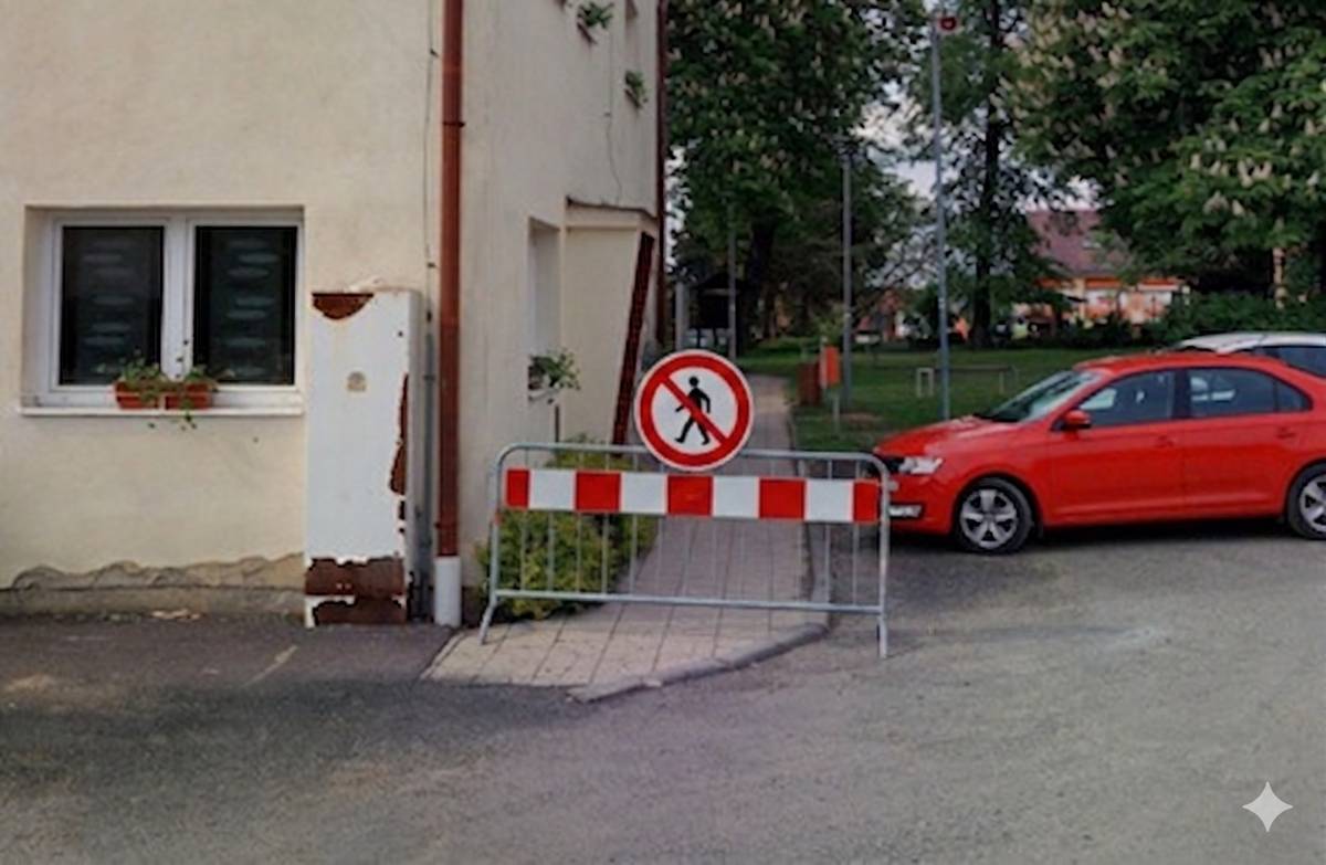 Oznamujeme vám, že z důvodu rekonstrukce elektrické přípojky a následné opravy povrchu bude dočasně uzavřen chodník vedoucí podél budovy obecního úřadu.