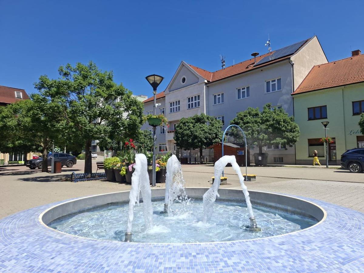 Na základe rozhodnutia primátora mesta sa úradné hodiny MsÚ Brezová pod Bradlom na letné obdobie od pondelka 29.6.2026 do pondelka 31.8.2026 (vrátane) upravujú nasledovne: