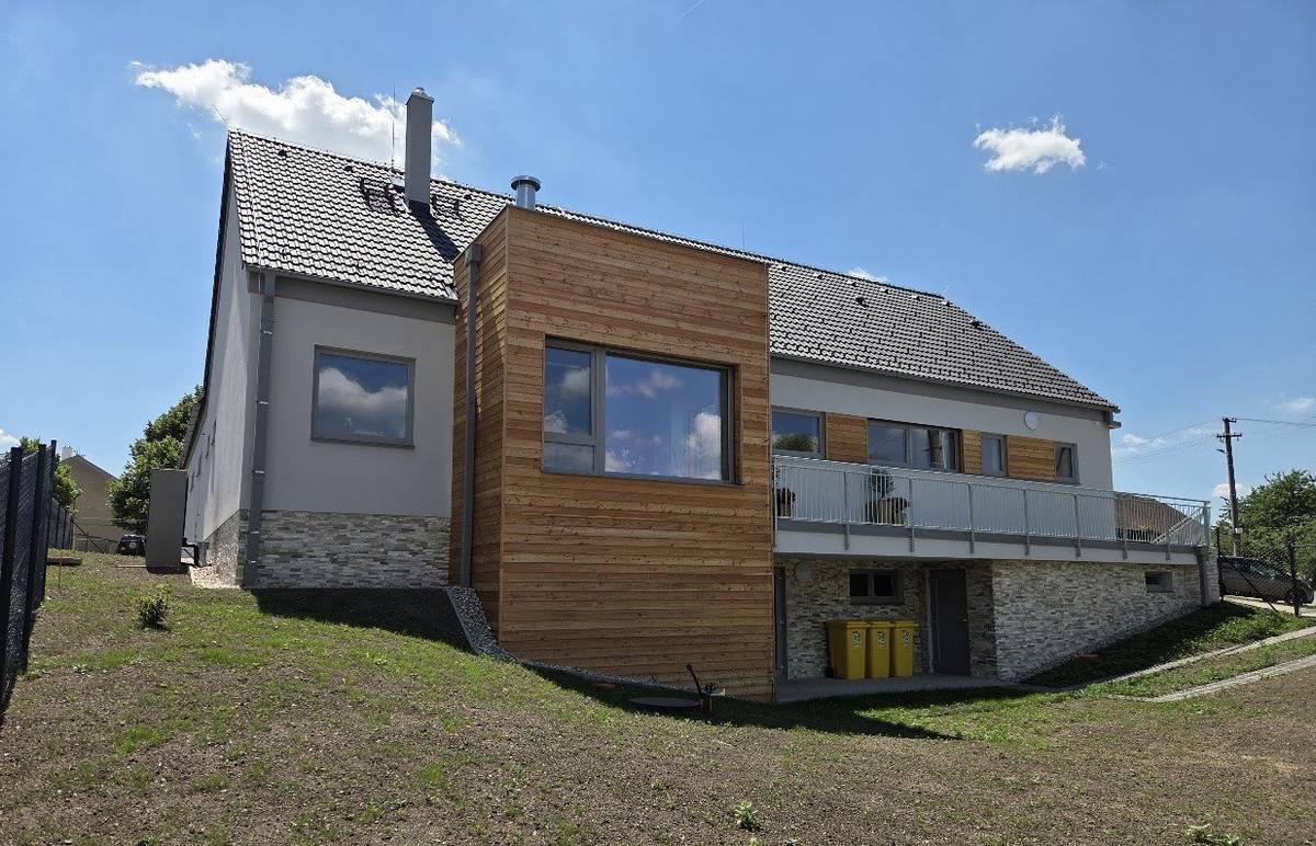 Dobrý den, přijďte si prohlédnout nové moderní prostory v budově č. p. 363, které ve všedních dnech budou sloužit našim nejmenším a o víkendech nabídnou zázemí pro setkávání a aktivity všech občanů naší obce. Rádi vás budovou provedeme a představíme vám její vybavení i možnosti využití. Těšíme se na vaši návštěvu dnes do 15.00 hodin!  -LK-