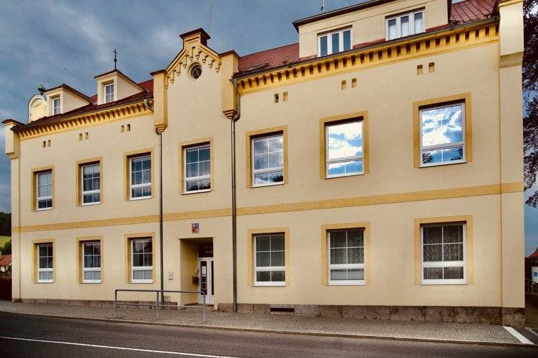 Z důvodu čerpání řádné dovolené bude matrika a evidence obyvatel v týdnu od 29. 6. do 3. 7. 2026 U Z A V Ř E N A Děkujeme za pochopení