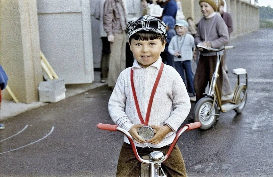Přednáška, Společenský areál Mže, Hornická 1695, 34701 Tachov, pondělí 29. 6. 2026 od 18.00. Cyklus promítání starých fotografií a filmů připravuje Aleš Santner.