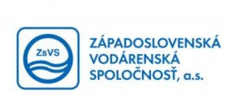 Západoslovenská vodárenská spoločnosť, a. s., oznamuje, že vplyvom nepriaznivých klimatických podmienok PRETRVÁVA pokles výdatnosti vody na našich vodných zdrojoch, z ktorých zabezpečujeme dodávku pitnej vody vo Vašom meste alebo obci. Zabrániť tomuto scenáru môžete zodpovedným prístupom najmä Vy občania. Preto Vás žiadame o zodpovedný prístup k využívaniu pitnej vody z verejného vodovodu a o jej odber výlučne na účely, na ktoré je určená. Zároveň Vás prosíme, aby ste pitnú vodu z verejného vodovodu nepoužívali na polievanie záhrad, trávnikov, ihrísk či verejných priestranstiev ani na umývanie motorových vozidiel. Upozorňujeme, že voda z verejného vodovodu je dodávaná výhradne na pitné a hygienické účely.