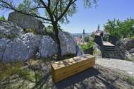 Revitalizované návrší u zříceniny Kozí hrádek v Mikulově