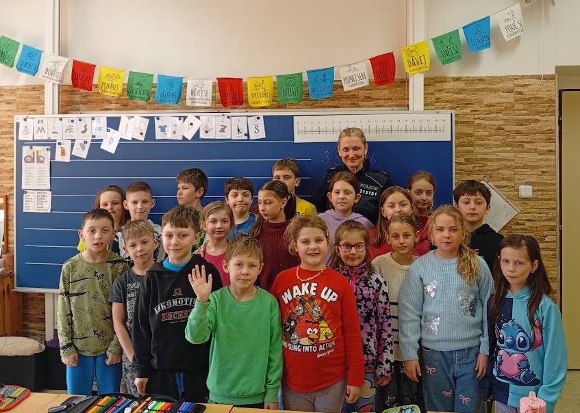 Školní rok 2025/2026 je u konce a my jsme rozhodně nezaháleli. Kromě vzdělávání jsme vylepšovali školní prostředí, pracovali na skvělých projektech, sbírali zkušenosti a úspěchy v soutěžích, bavili se na společných akcích. Pojďte se s námi podívat na to nejdůležitější, co se v naší škole událo.