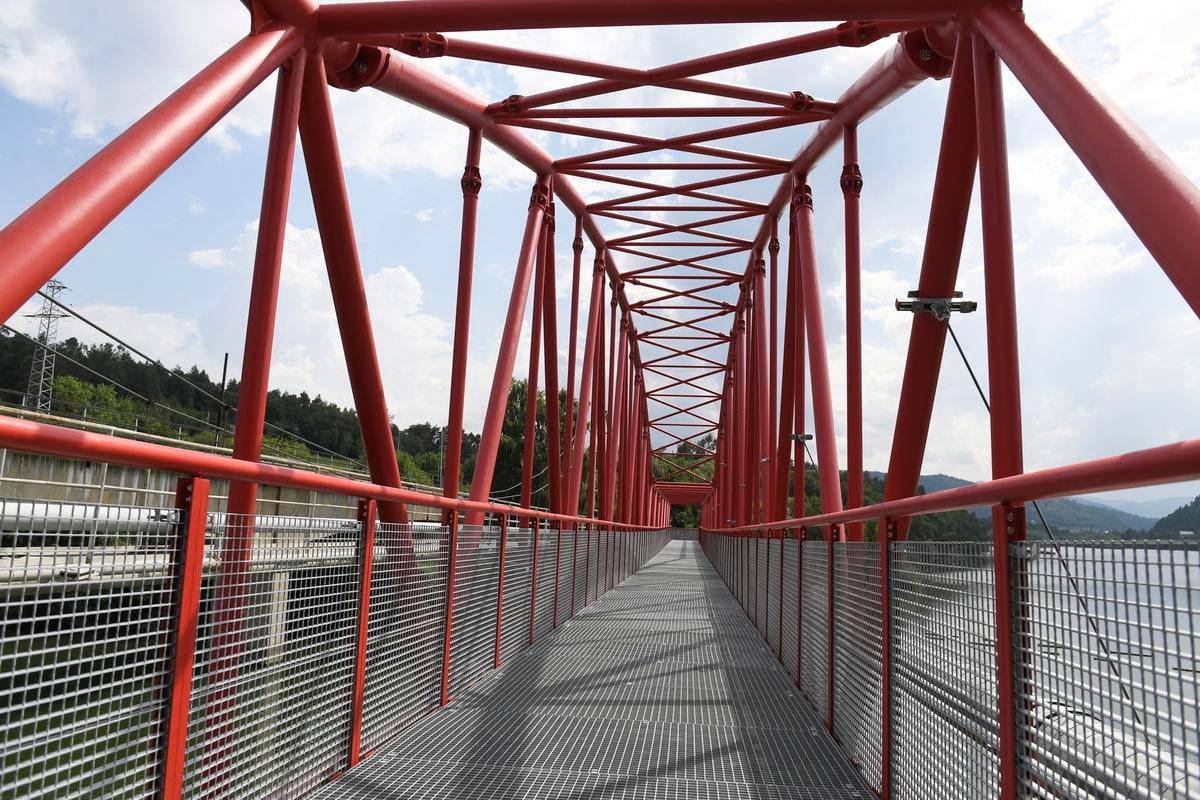 Z dôvodu údržby bude lávka Ružín – Červeňák od nedele 28.6.2026 od 10:00 uzavretá. Predpokladané otvorenie lávky je v stredu 1.7.2026 od 18:00 hodiny.