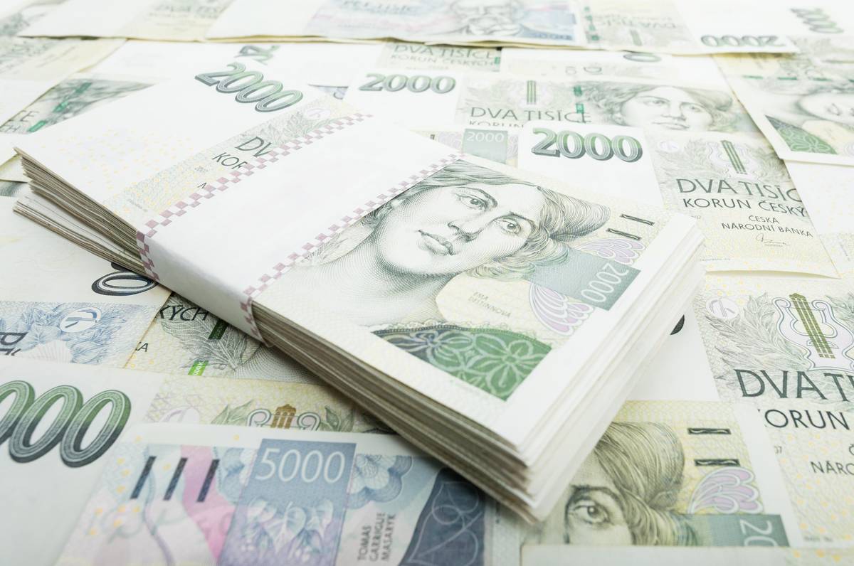Vážení občané Horních Počernic, rád bych se s vámi podělil o velmi dobrou zprávu, která potvrzuje, že se naše městská část ubírá správným směrem. V průběhu června obdržela naše městská část od hlavního města Prahy investiční dotace v celkové výši 177 milionů korun. Tento výsledek není náhodný. Je odrazem systematické práce, aktivního přístupu a důsledného vyjednávání ve prospěch naší městské části, kterému se dlouhodobě věnujeme. Dovolte mi stručně shrnout, na jaké konkrétní projekty se nám podařilo prostředky zajistit:  50 milionů Kč na výstavbu bytového domu Beranka Tento projekt je plně financován z dotace hlavního města, a to včetně rezervy. 50 milionů Kč na výstavbu bytového domu v Lukách Zahájení stavby předpokládáme na podzim roku 2026. Současně máme na tento projekt již připraveno dalších 20 milionů korun. 75 milionů Kč na odkup strategických pozemků (cca 8 000 m²) Jedná se o klíčové území v oblasti plánované cyklostezky směrem do Klánovic. 2 miliony Kč na zajištění bezbariérového přístupu do budovy úřadu (Jívanská 647) Jde o důležitý krok ke zvýšení dostupnosti služeb pro všechny občany.  Celkově se nám od začátku letošního roku podařilo získat rekordních 218 400 000 korun jen na investičních dotacích. Jsem přesvědčen, že nejlepší odpovědí na kritiku nejsou slova, ale výsledky. Zatímco někteří hledají problémy, my se soustředíme na řešení a konkrétní kroky, které posouvají Horní Počernice kupředu. Budu v této práci pokračovat – odpovědně, aktivně a s jasnou vizí dalšího rozvoje naší městské části. Děkuji vám za důvěru, které si velmi vážím. Mgr. Petr Měšťan starosta MČ Praha 20 (ODS)