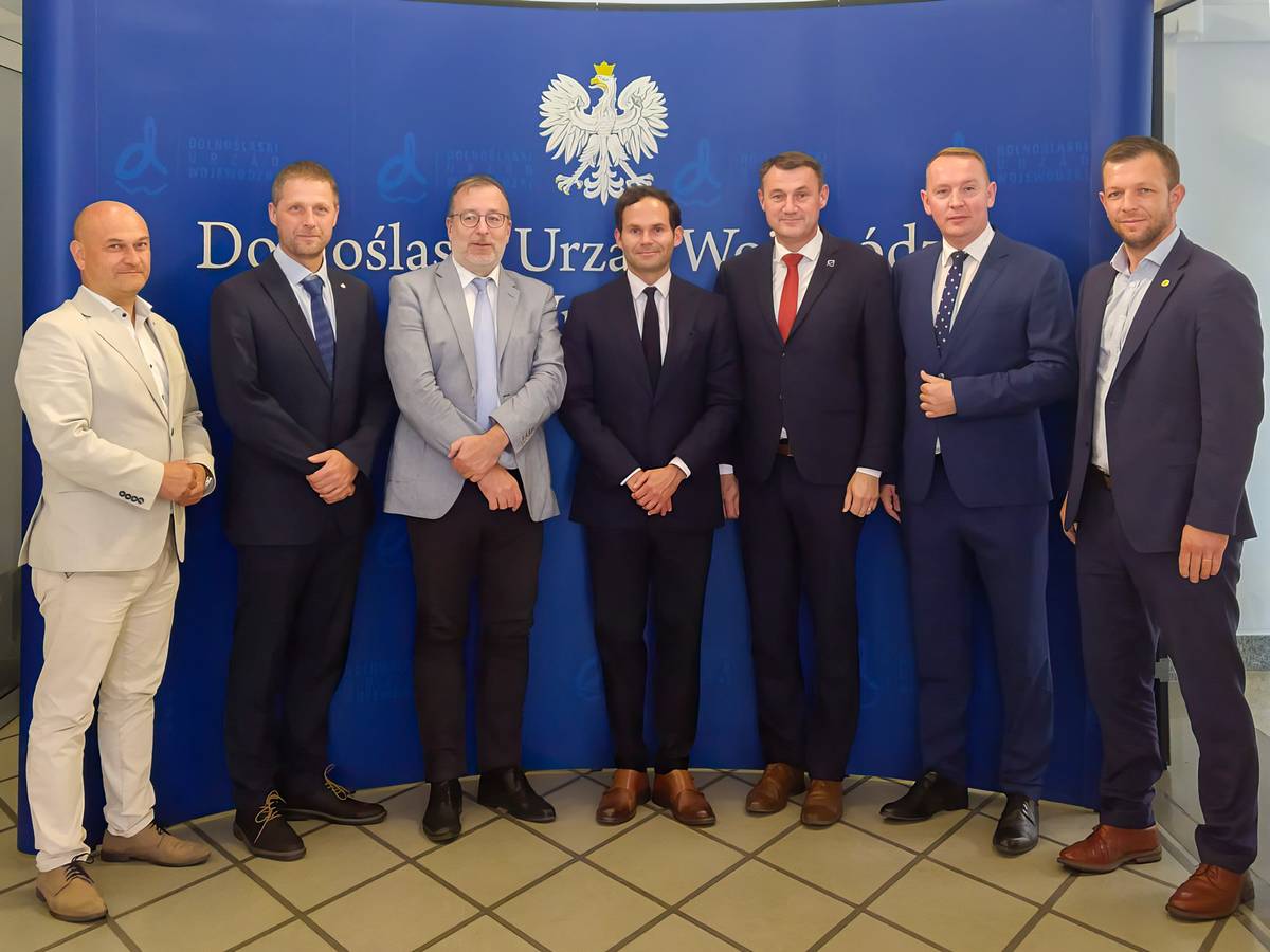 Wrocław: Dnes se hejtman Libereckého kraje Martin Půta se starostou Hrádku nad Nisou Pavlem Farským účastnili jednání společné mezivládní česko-polské komise k problematice Turówa. Další informace na webu města: https://www.hradek.eu/page4.aspx?zaz=440-40054