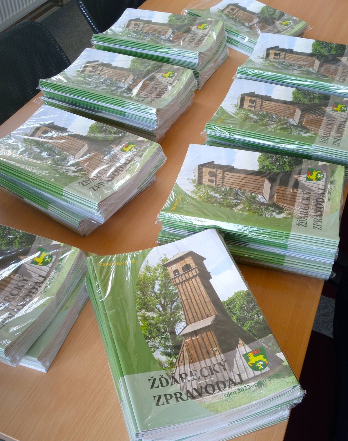 Vážení občané. Počínaje dneškem - pondělí 29. 6. (a v následujících dnech) se začíná distribuovat do schránek v obci červencové číslo Žďáreckého zpravodaje. Nyní připravujeme i elektronickou podobu zpravodaje, kterou vám následně (prostřednictvím aplikace Munipolis) zašleme k dispozici také. Přejeme vám příjemné čtení a klidný den. Obecní úřad Žďárky