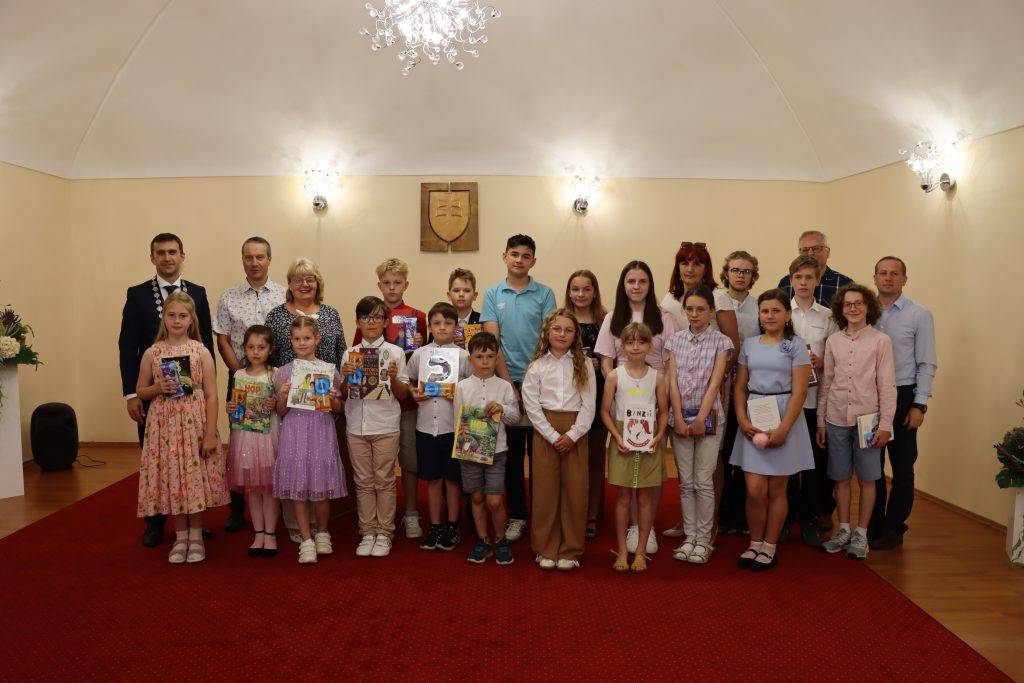 Blížiaci sa koniec júna prináša horúce letné dni, ale aj očakávaný záver školského roka. Žiaci i pedagógovia sa už tešia na zaslúžené prázdniny, no ešte pred ich začiatkom prišiel čas...