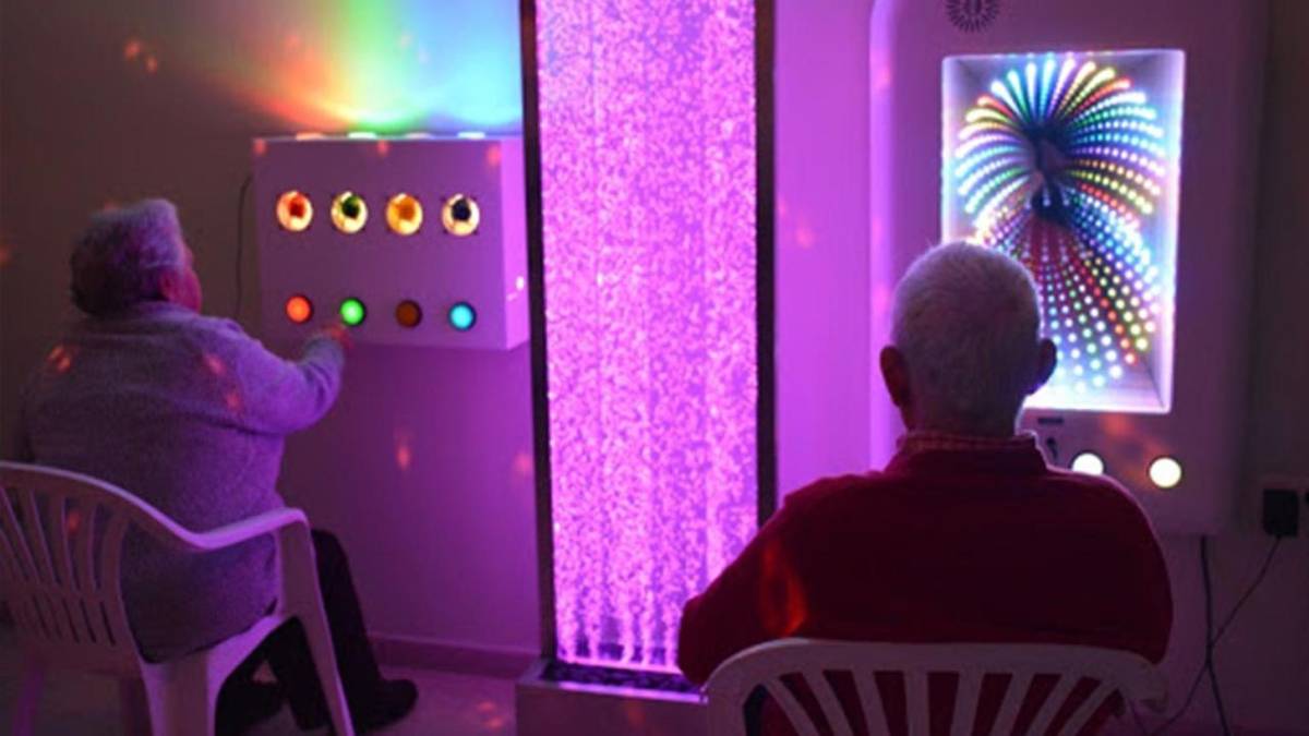 Seniori vo Vile Julianna sa môžu tešiť na nové terapeutické vybavenie. Mesto Piešťany získalo z Fondu na rozvoj Trnavského kraja dotáciu vo výške 3 000 eur na obstaranie mobilnej Snoezelen zostavy, ktorá pomôže zlepšiť psychickú pohodu a kvalitu života klientov zariadenia.