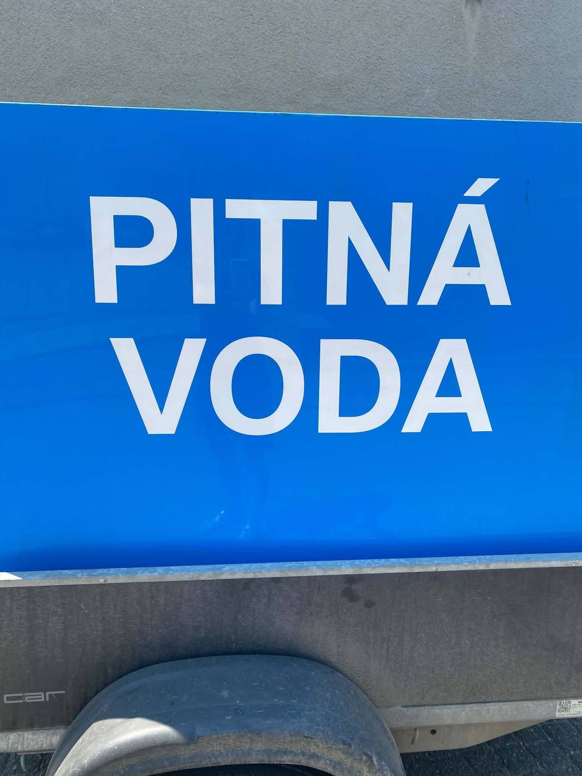 Na návsi v Miletíně (vedle kontejnerového stání) byla umístěna nádrž s pitnou vodou. Vodu je nutné před použitím převařit. Opakovaně apelujeme na všechny spoluobčany, aby nepoužívali pitnou vodu z vodovodního řadu k napouštění bazénu a zalévání zahrad. Děkujeme za ohleduplnost a spolupráci.