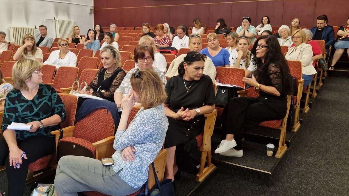 V priestoroch Mestského kultúrneho strediska v Piešťanoch sa uskutočnilo odborné fórum venované téme reformy posudzovania odkázanosti a zavedenie integrovaného posudku do praxe.