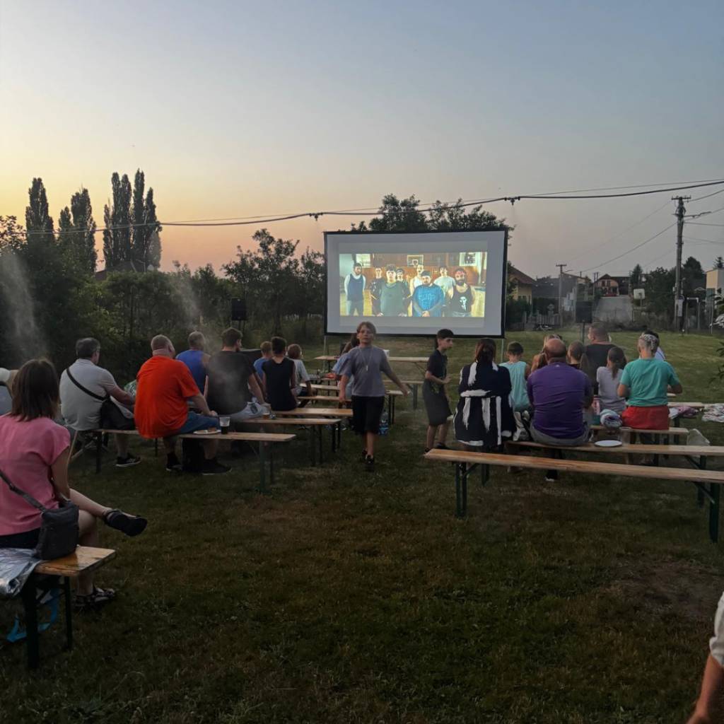 Letný trh v Ružindole bol oslavou pohody a miestnej komunity. Lokálni predajcovia priniesli svoje originálne produkty a krásne ručné výtvory, ktoré naplnili trhovisko úsmevmi.