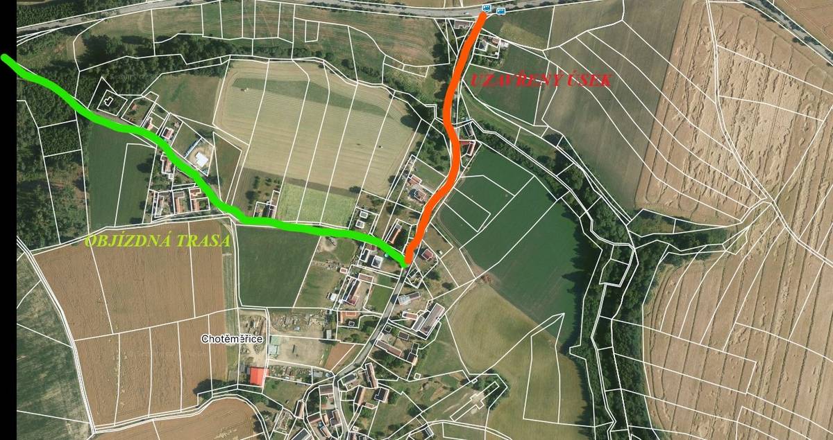 Z DŮVODU POKROČENÍ STAVEBNÍCH PRACÍ NA VODOVODU BUDE OD 1. 7. 2026 ZCELA UZAVŘEN ÚSEK KOMUNIKACE          OD Č.P. 89 PO Č.P. 23. PRŮJEZD BUDE MOŽNÝ PŘES MÍSTNÍ KOMUNIKACI "NA PASÁRNA."