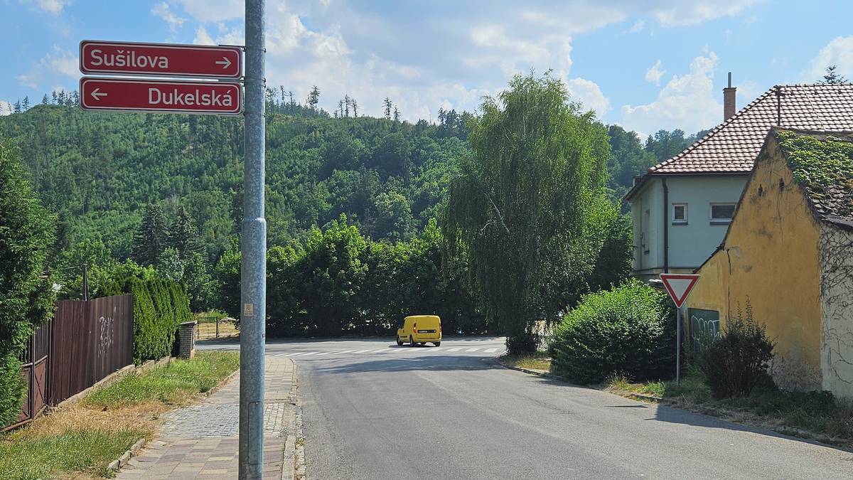 Od 15. července do 31. srpna 2026 budou na ulicích Lidická a Čížovky probíhat stavební práce spojené s výměnou kabeláže vysokého napětí.